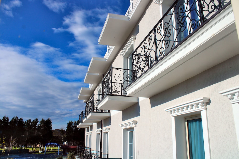 Gardenland Resort
