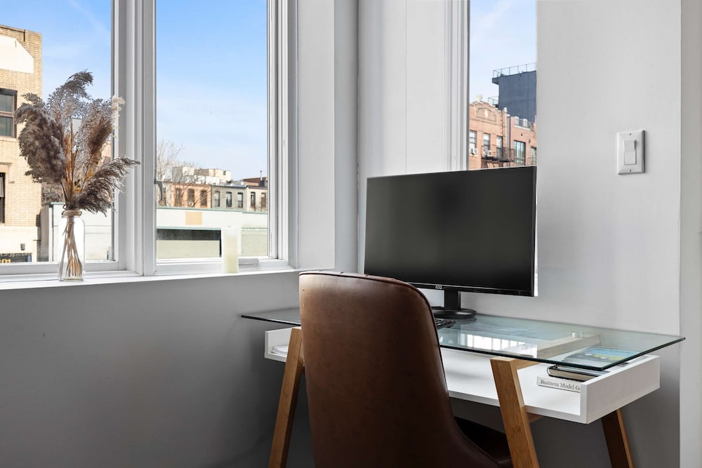 Dekalb by Rove Travel Duplex Loft w Terrace