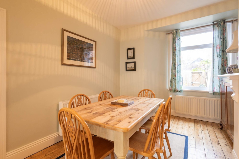 Host Stay Heather House