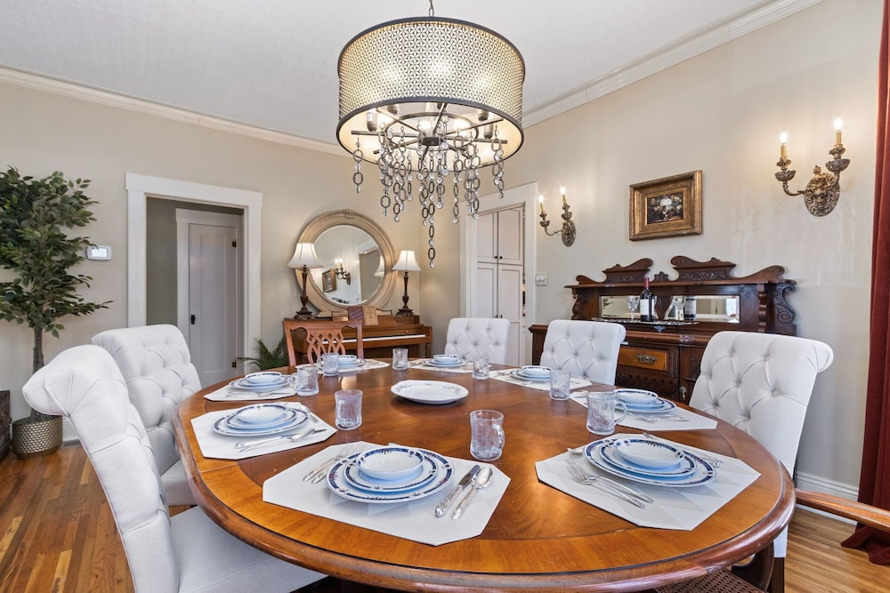 City Park Charm - Vintage Home w/ Modern Comforts