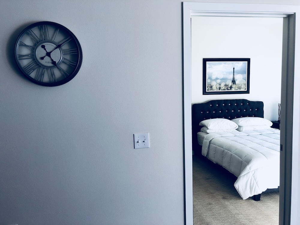 New Lyfe Finest Luxury Apartment