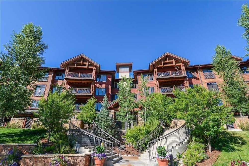 5103 Emerald Lodge, Trappeur's Crossing Apartment 4
