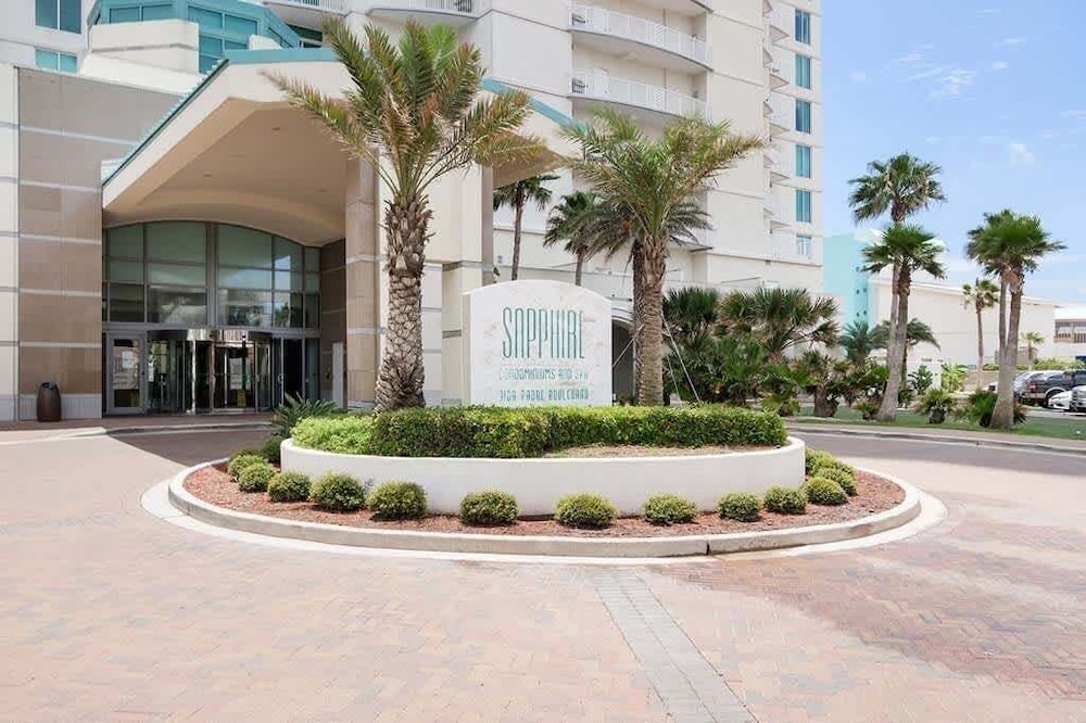 Sapphire Beach - Breathtaking 26th Floor Views 3 Bedroom Apts