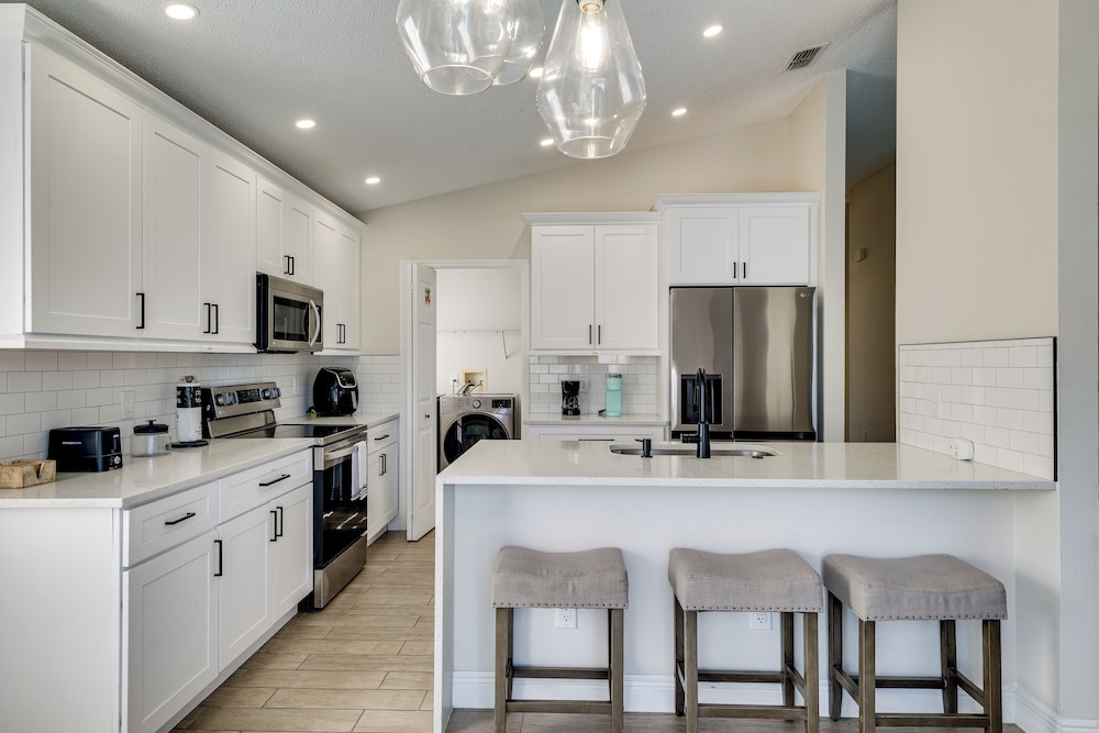 Pool & Game Room: Pet-friendly Gem in Davenport