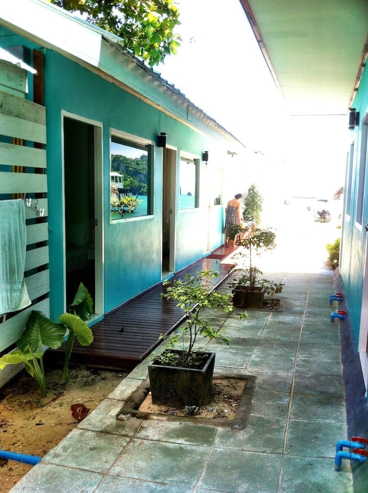 Apache Beach House