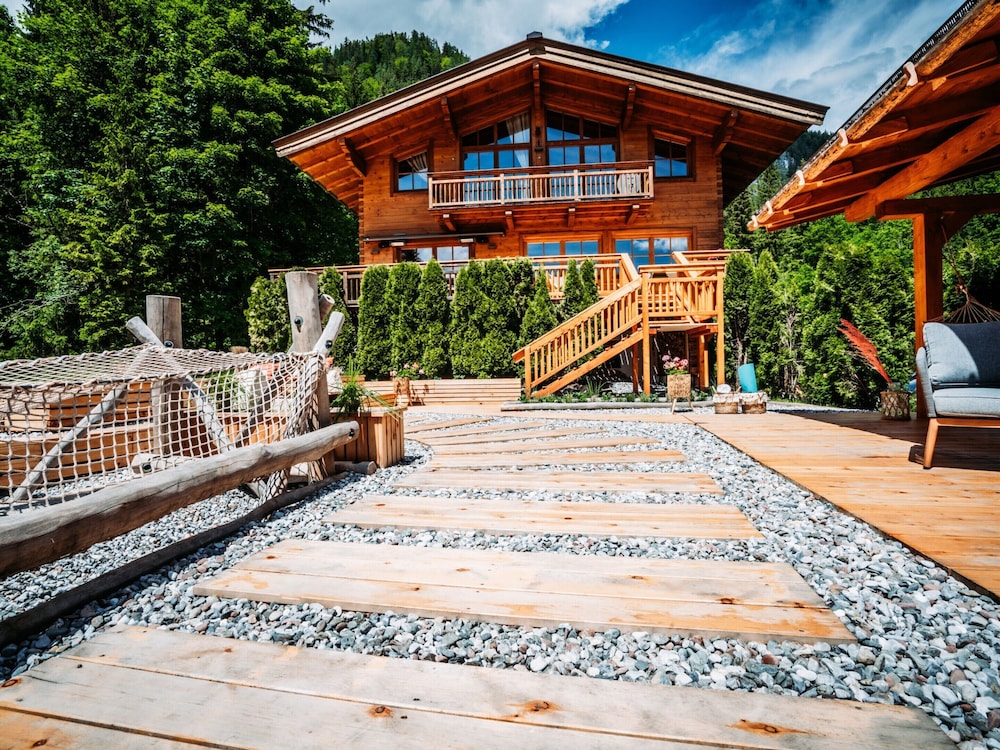 Hideway Chalet Gamsgluck With Pool and Sauna