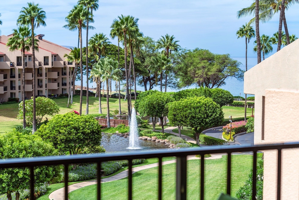 Kamaole Sands 2-406 - Luxurious Renovation - Penthouse Ocean Views - Split AC
