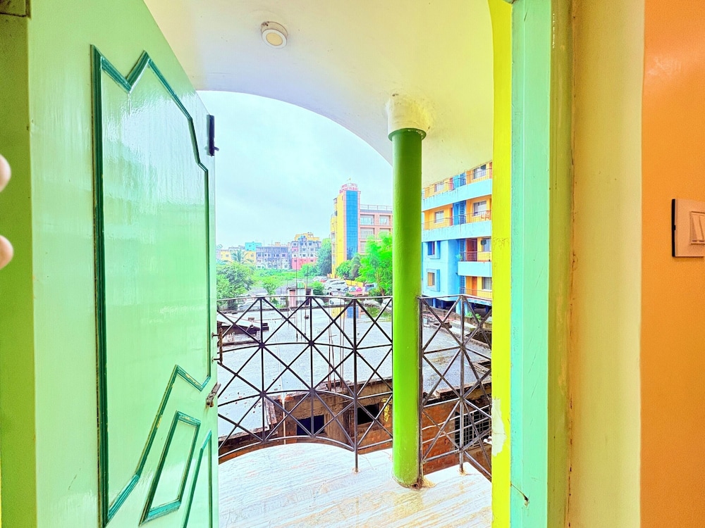 Binapani Hotel & Restaurant Tarapith