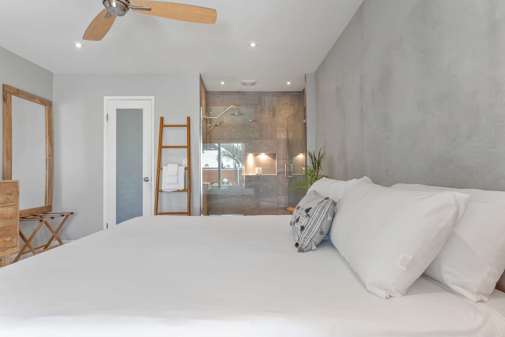Modern San Clemente Duplex 2 Units w/ Ocean Views, Walk to Trestles Beach