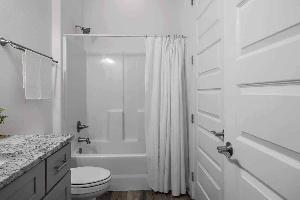 Dream Home Steps from Emerald Beach