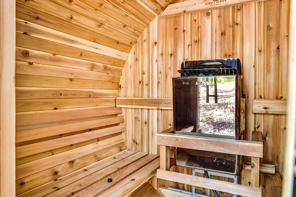 Grand Timber by Avantstay Indoor Pool Sauna Sports Court Game Room More