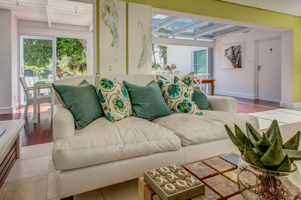 Amanzi Island Boutique Hotel