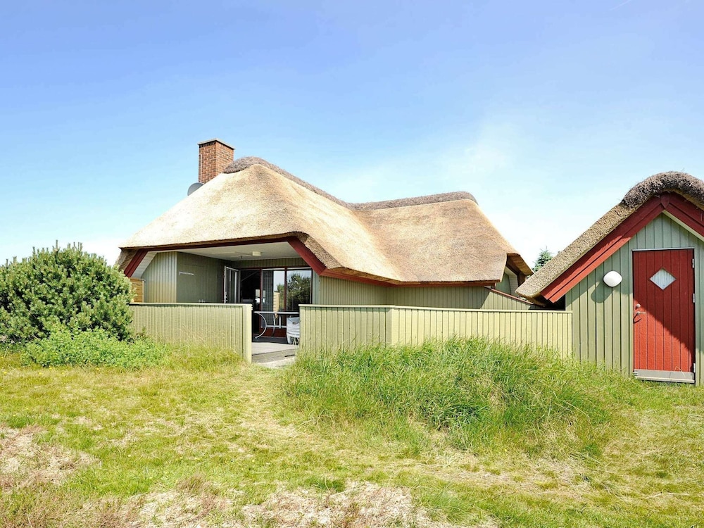 6 Person Holiday Home in Blavand