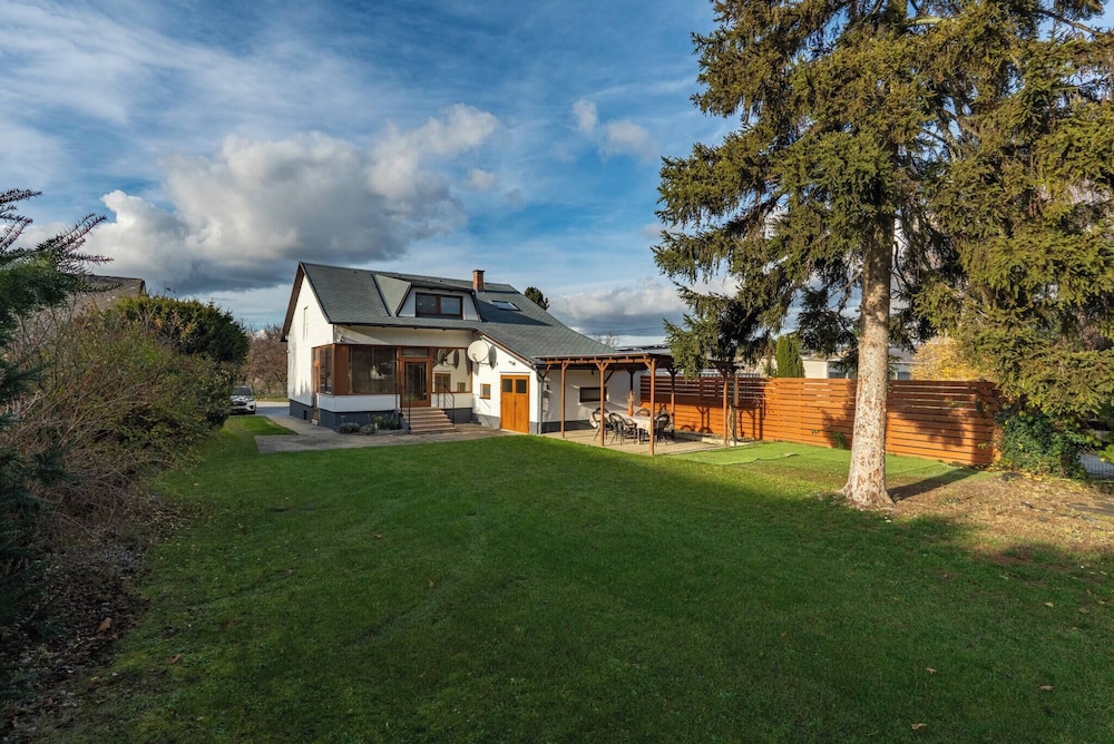 Spacious Renovated House in Wolfsthal, Austria - Perfect for Families and Groups