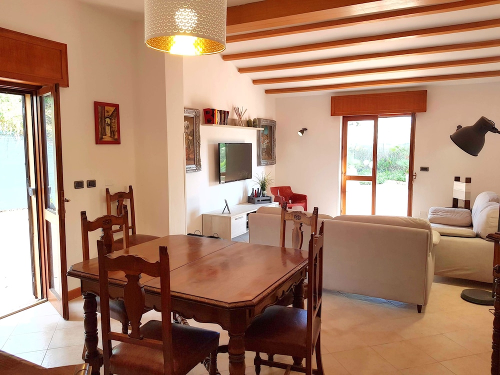 Emporium Guest House