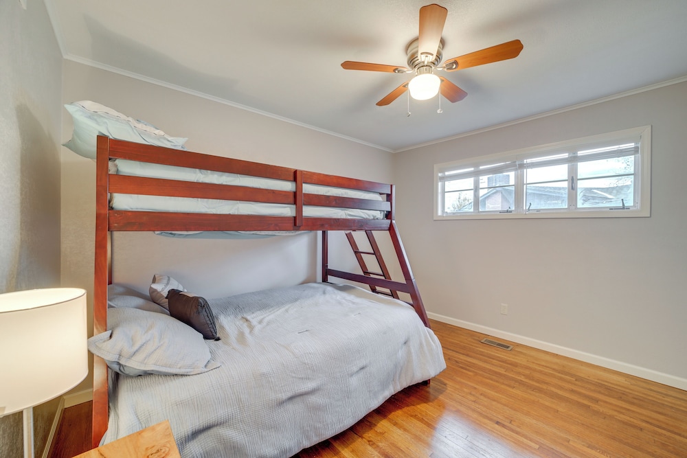 6 Mi to Dtwn: Dog-friendly Home w/ Yard in Tulsa