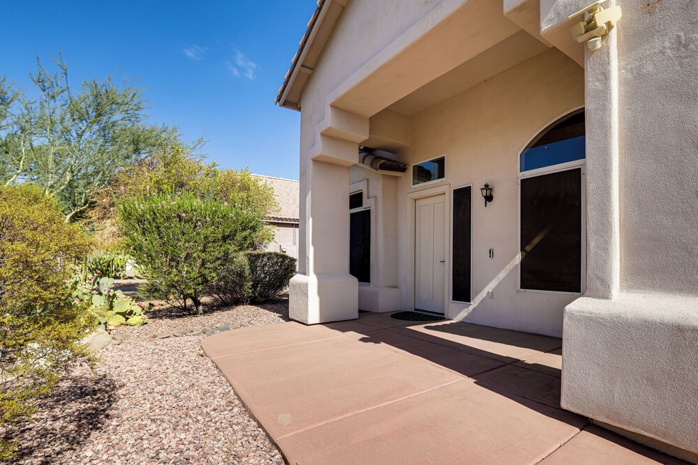 Spacious Family Home w/ Yard Near Arizona Mills!