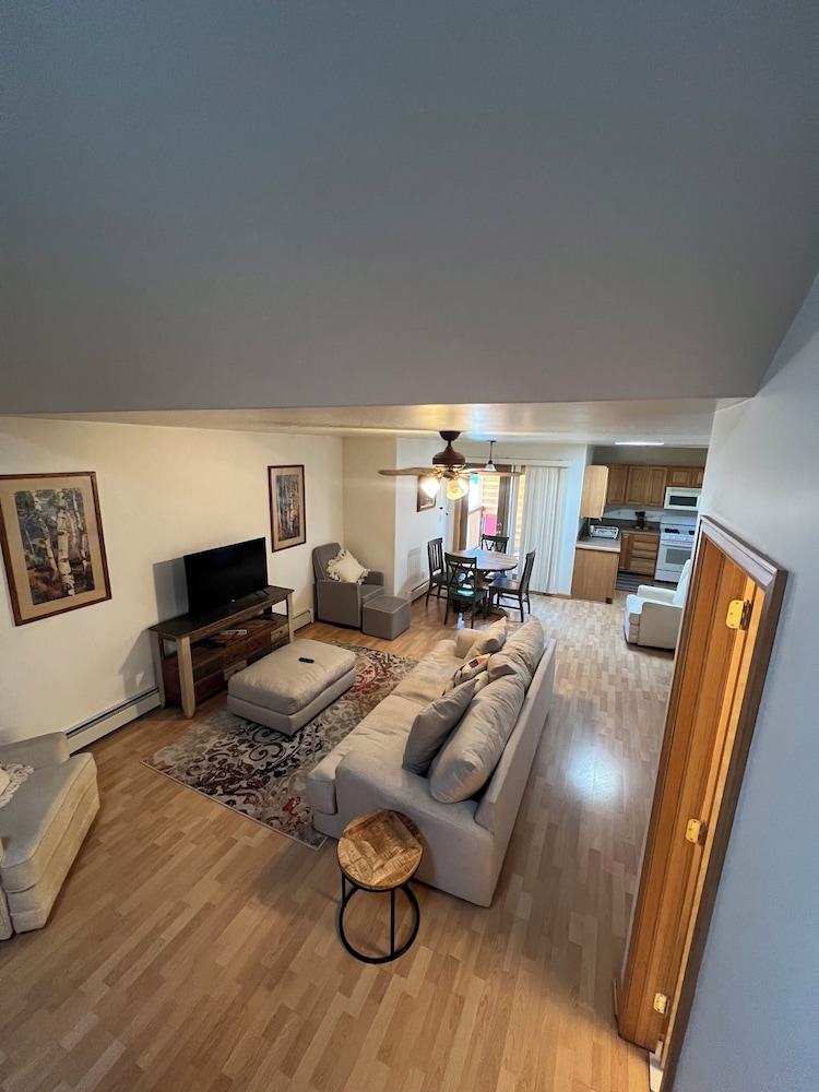 Lone Eagle Lodge - Property Image 20