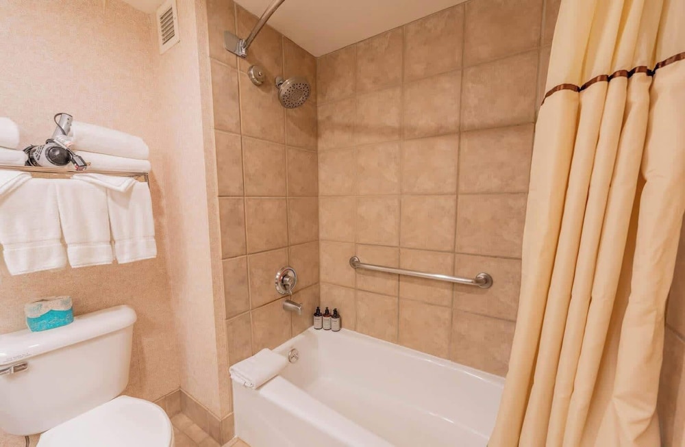 The Grand Lodge by Traverse Hospitality (No Resort Fees)