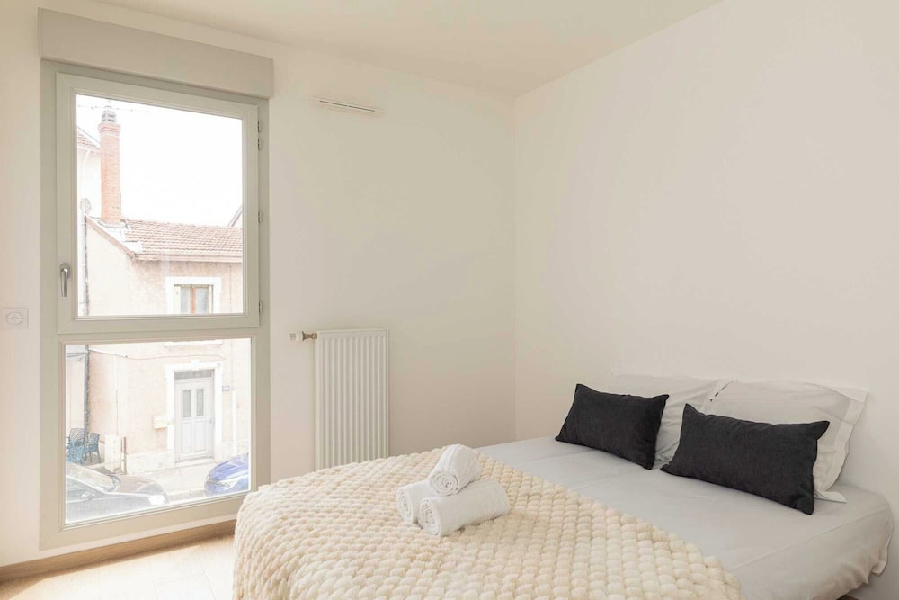 Charming Apartment 2br/4p - Near to Lyon