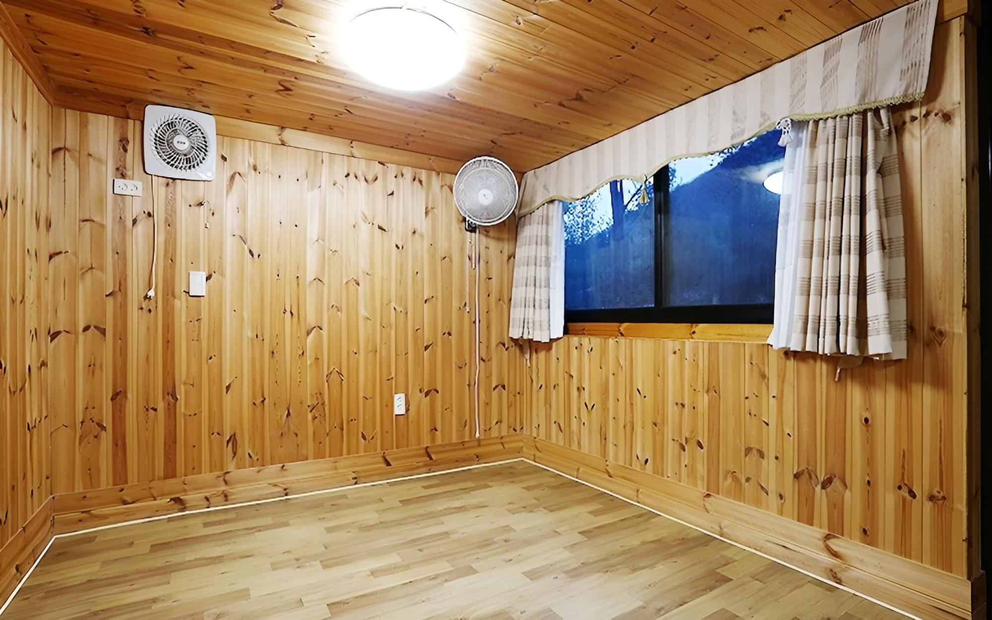 Pocheon Beverly Hill Pension view 2