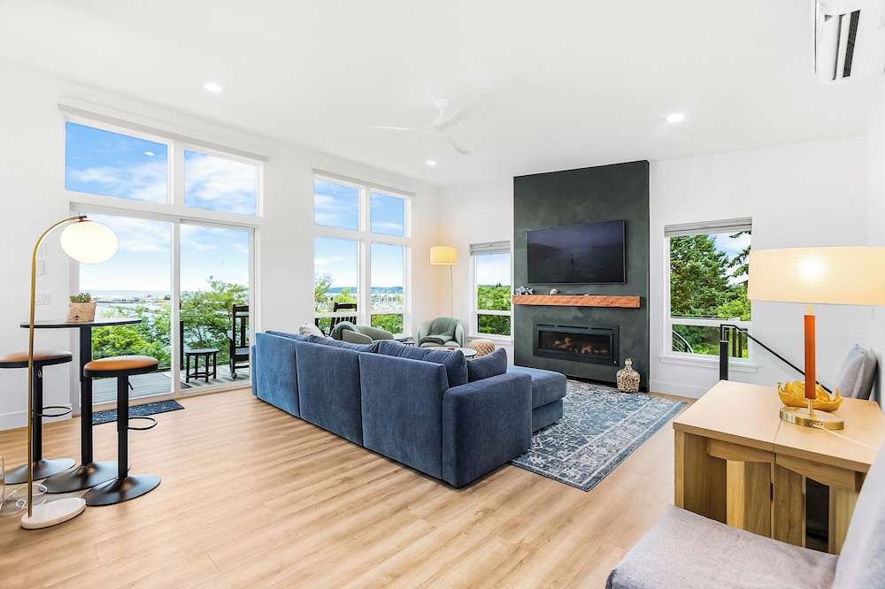 Stonegrove Residence