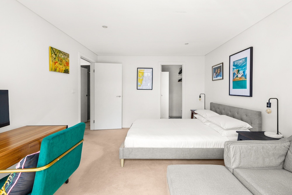 Stylish 1-bed in the Heart of Sydney's Inner West