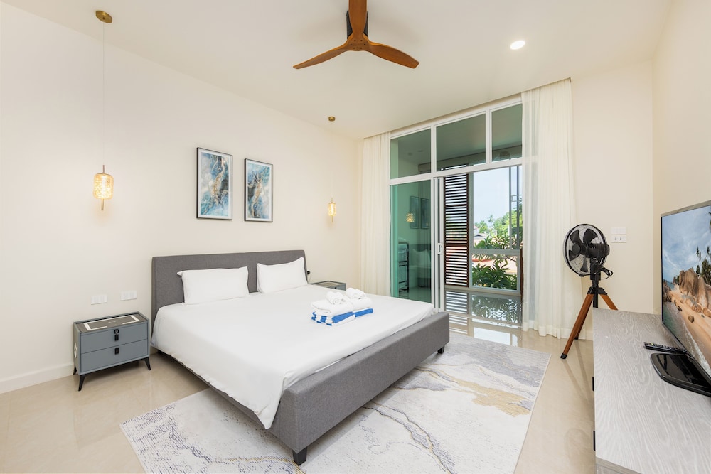 Villa Aura 3BR Private Pool Near Naiharn