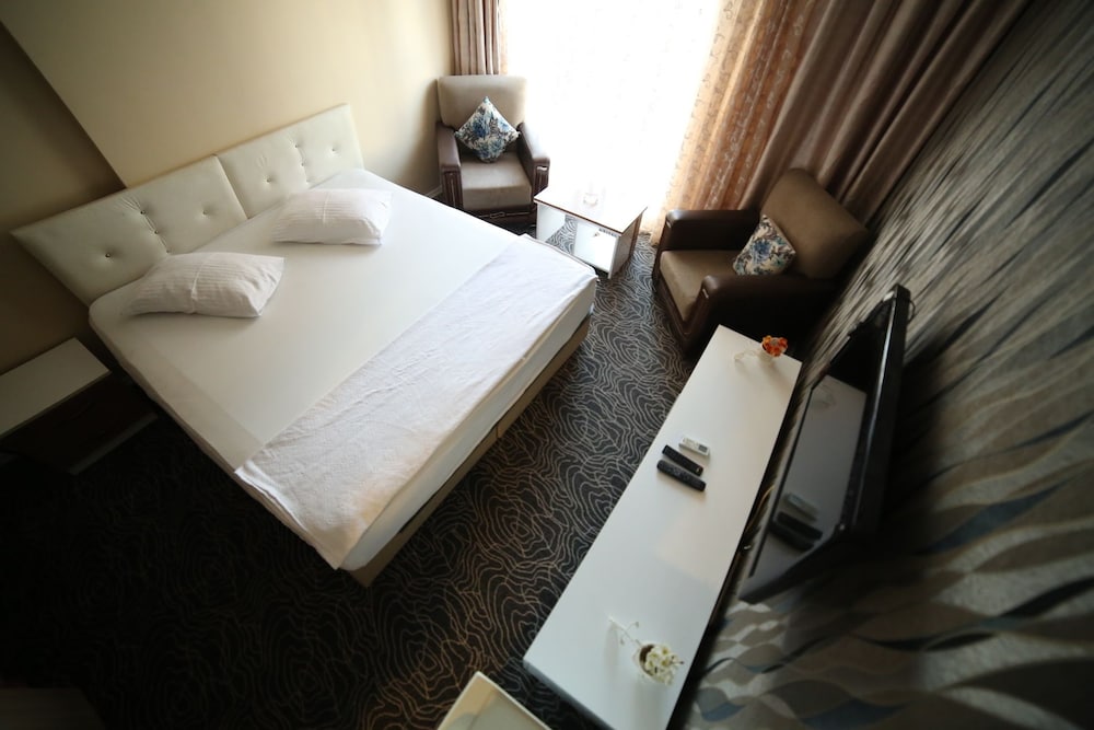 Gunes Suites