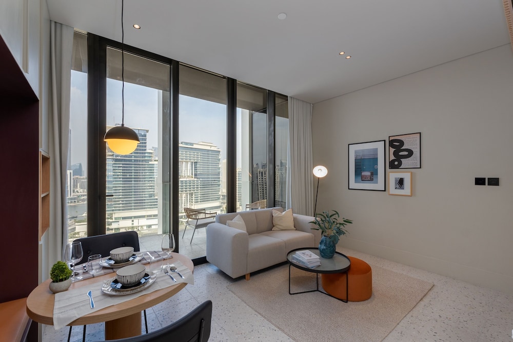 Upside Living - 1819 - BB