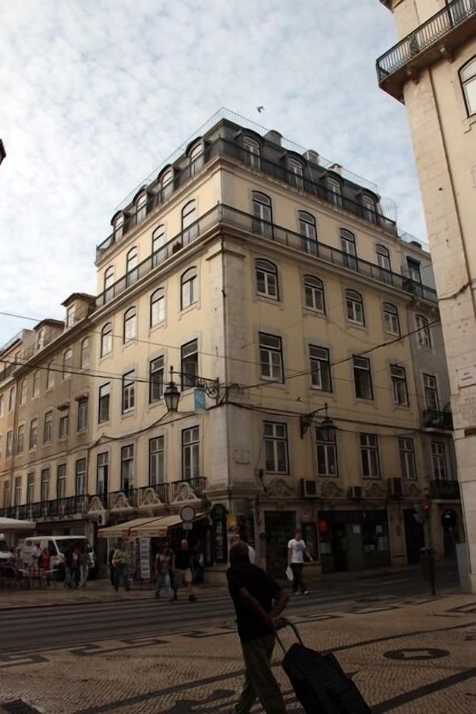 Lisbon RiverView Hostel