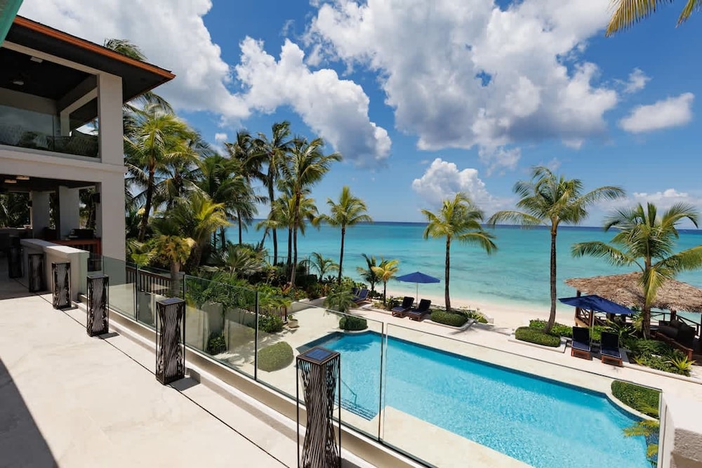 Newly Renovated Notos Cove Villa Property