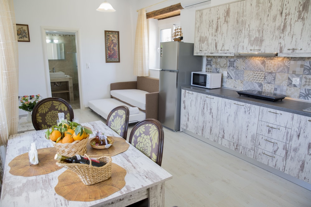 Haraki Stone Apartments