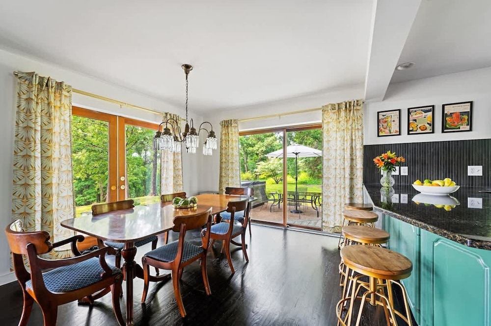 Catskill Estate w Epic Views hot tub