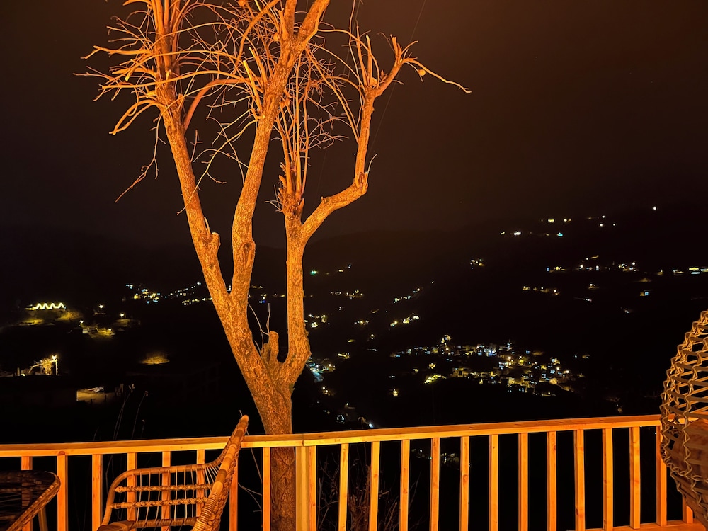 parla dağ evi