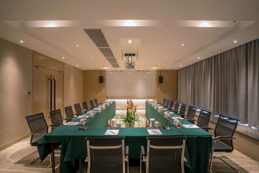 Jingtang Ramada Encore Hotel