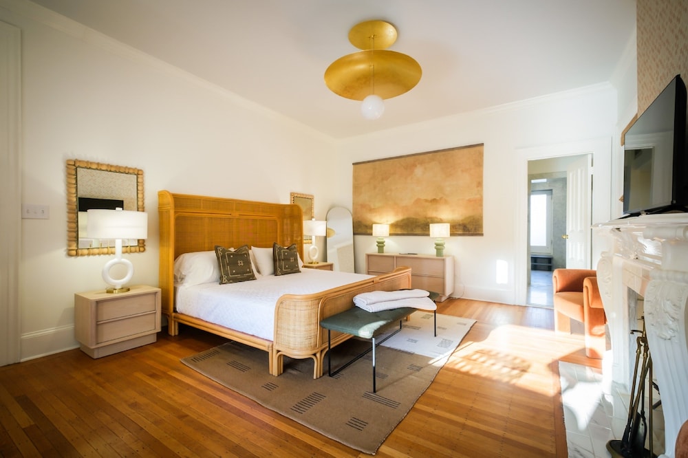 Swann House Historic Dupont Circle Inn