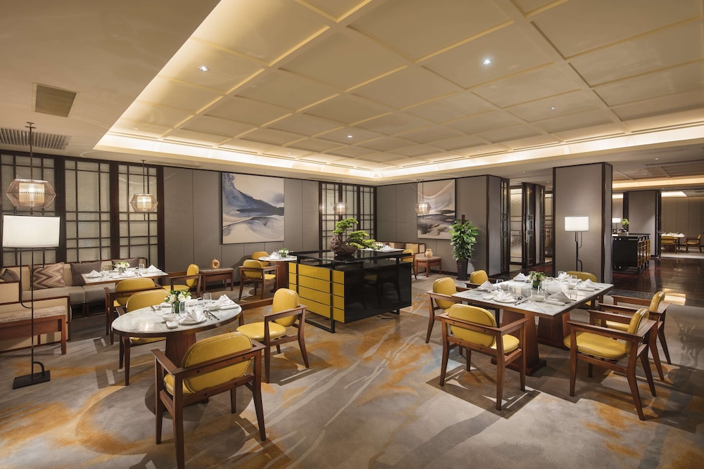 Hilton Dalian Golden Pebble Beach Resort