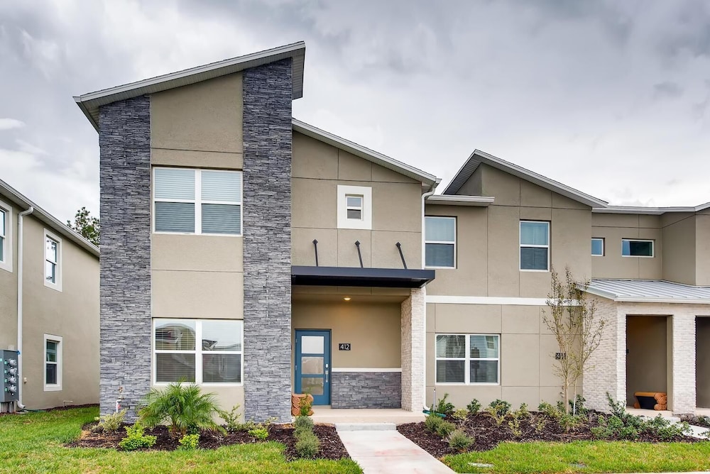 412 OC - 5BR Home Bliss: Private Pool - Sleeps 12