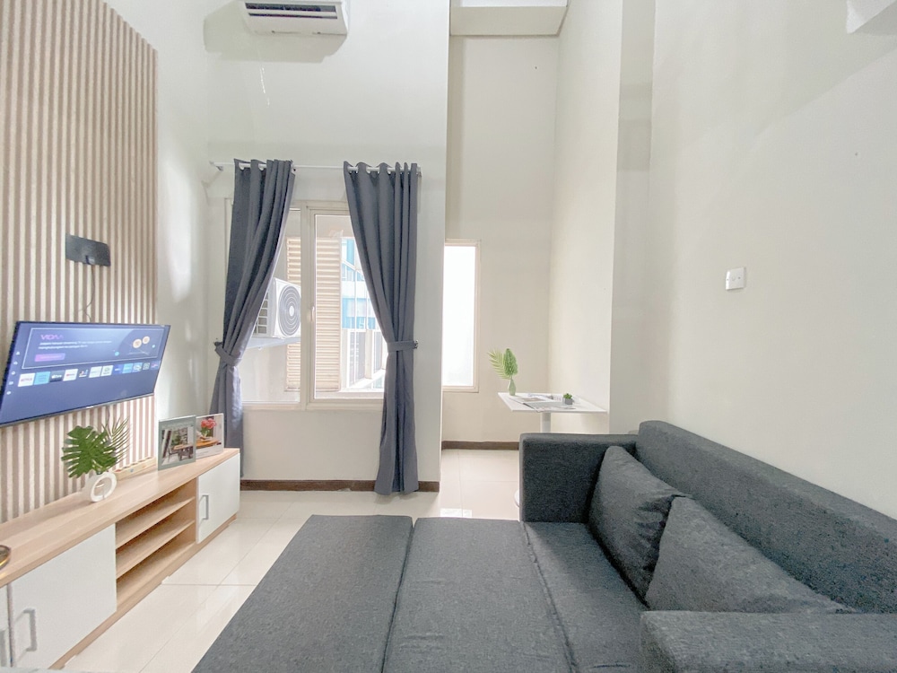 Full Furnished Studio Loft with Sofa Bed Nifarro Park Apartment