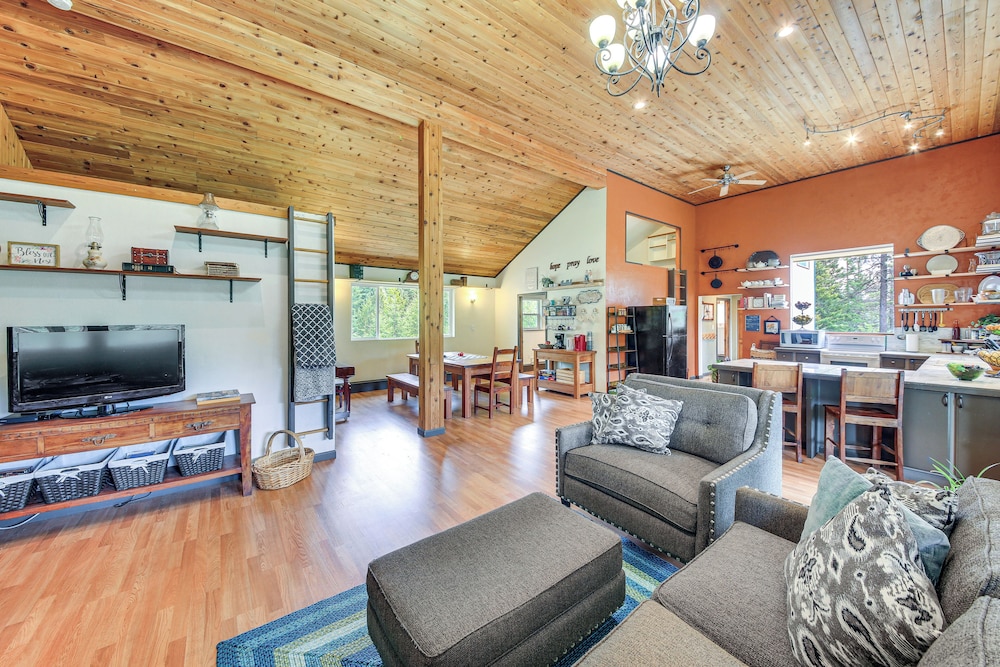 Rustic & Modern Home w/ Forest Views in Newport!