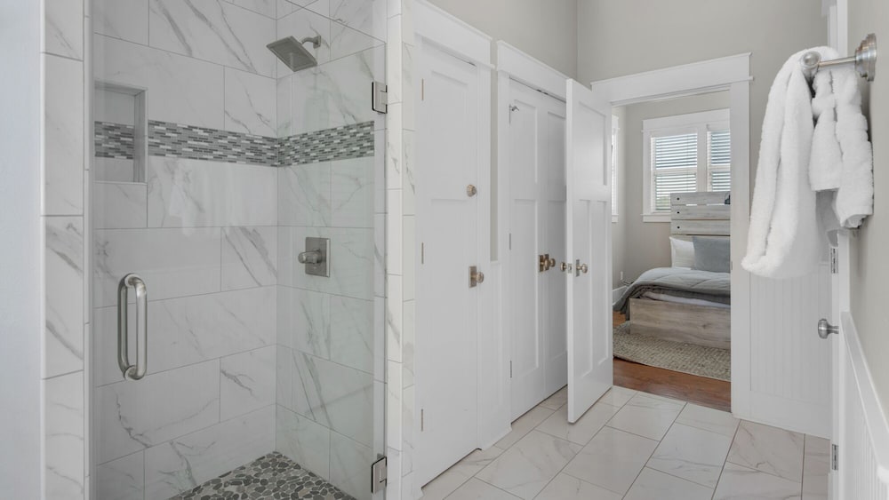 5BR Sleeps 14 in Seagrove Beach, Golf Cart, 6 Bikes, Pool + Free Attractions!
