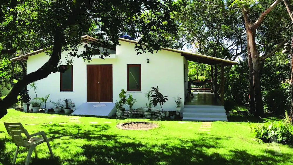 Casa 2 qts 6 ps perto da praia Guarajuba