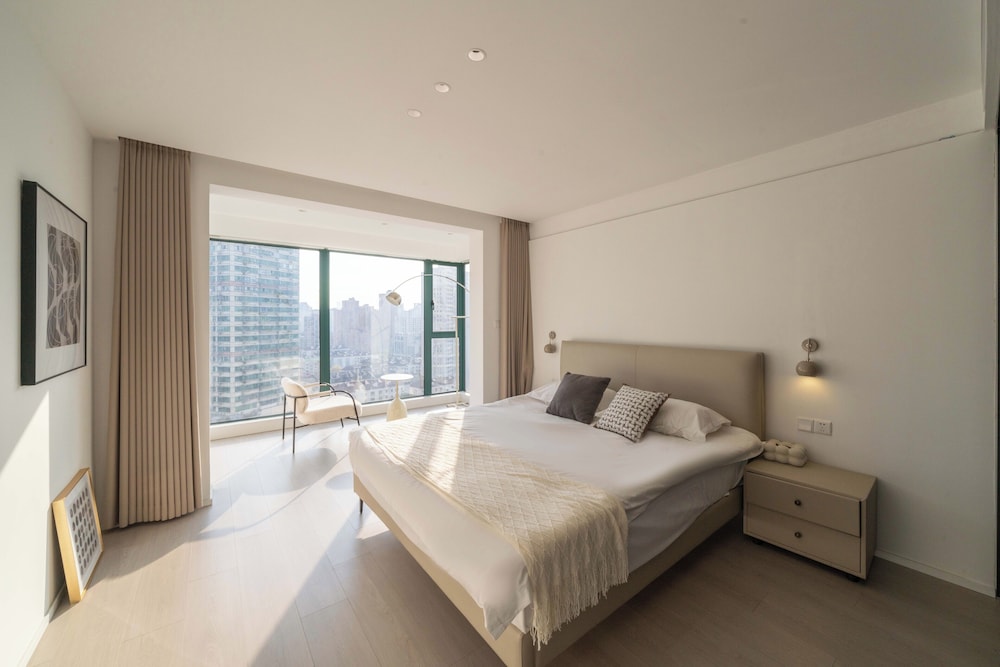 Book and Bed-Lujiabang