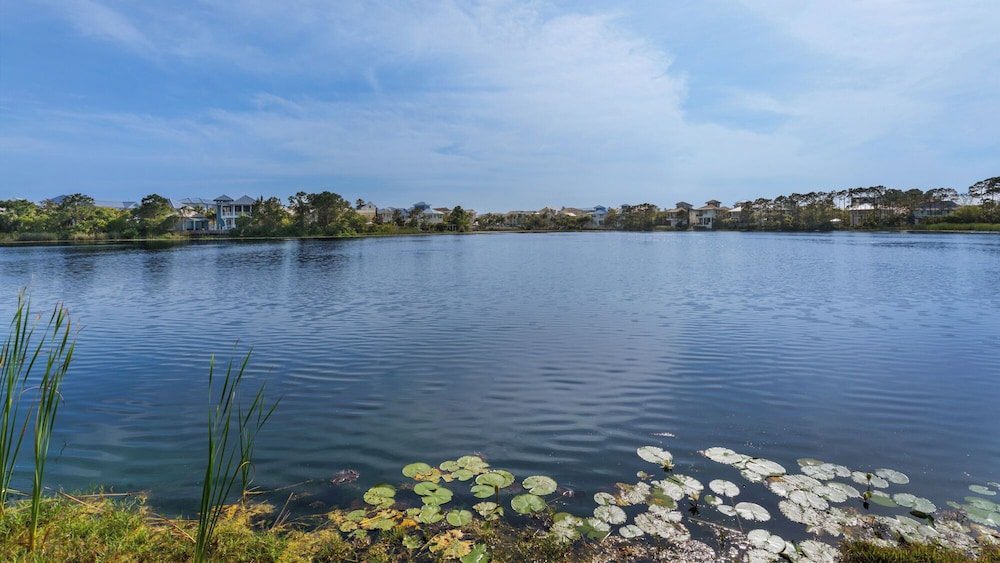 Lakefront Haven in Carillon Beach