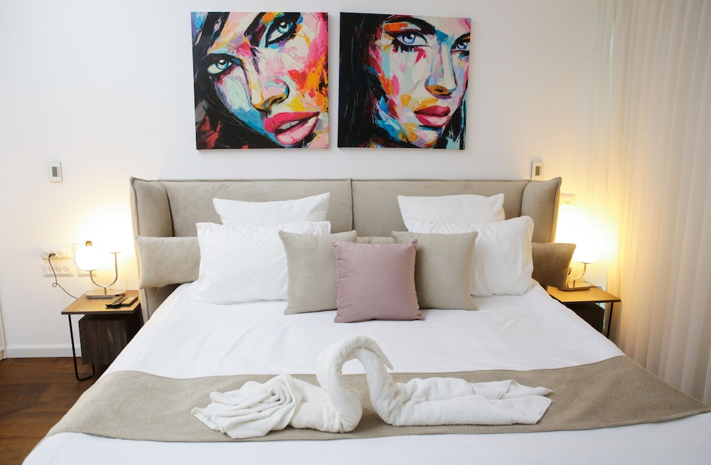 YalaRent Midtown towers TLV view 2