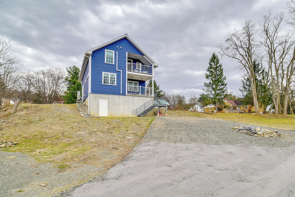 Seneca Lake Wine Trail Studio w/ Water View!