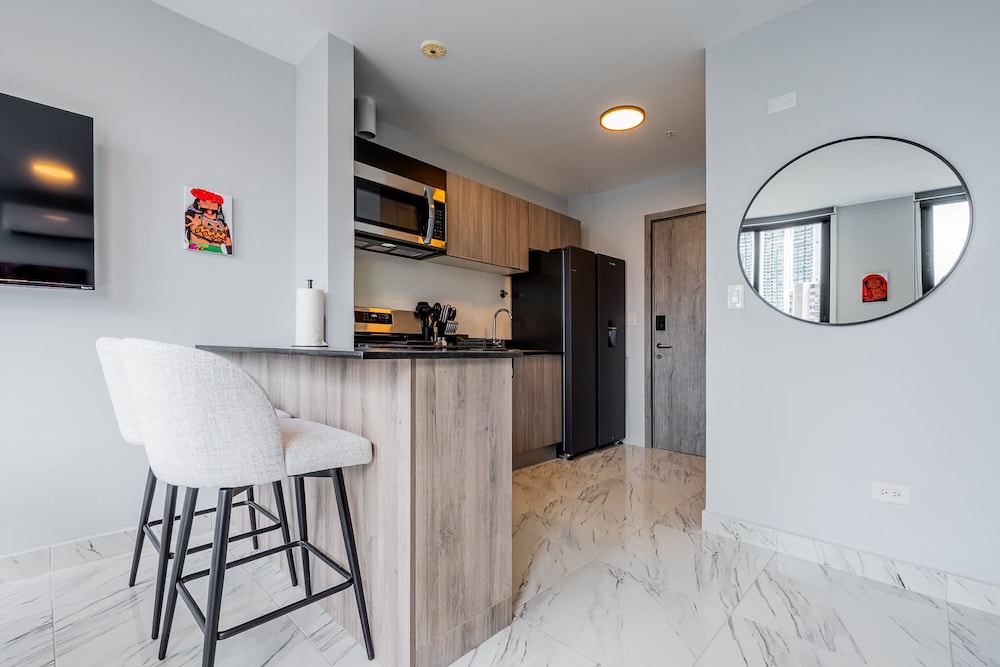 w Situated 1BR w Beautiful View in Calle 50