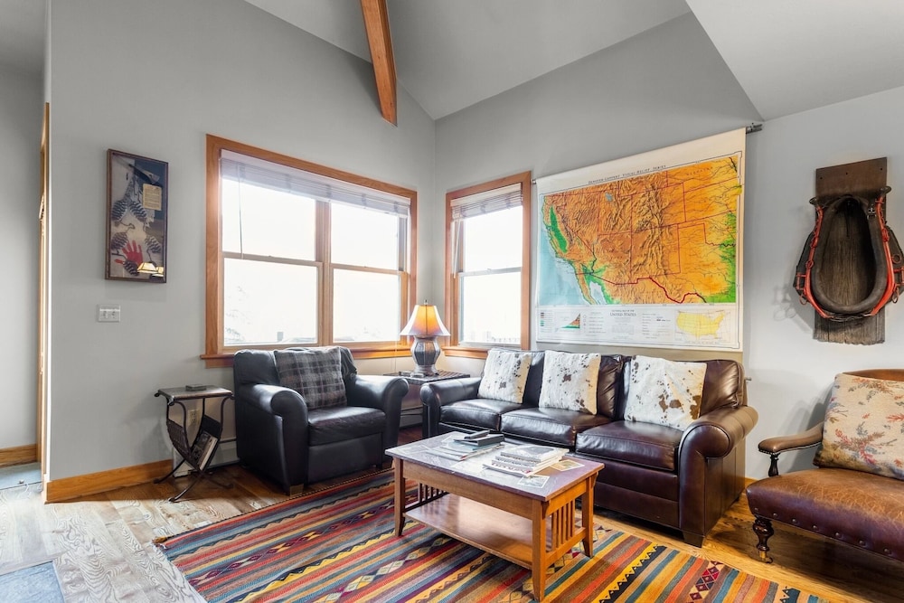 Greyhawk at Deer Valley Resort - Two Bedroom Condo with Hot Tub #12 2 Condo