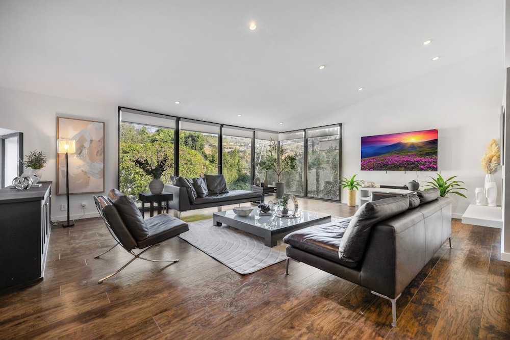 Shirley Lane- Elegant Mid-century Oasis With Pool & Canyon Views